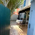 Casa vacanze T3 Climatisée Pour 6 Avec Piscine Et Parking Au Cap D'agde - Fr-1-607-239