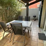 T3 Climatisée Pour 6 Avec Piscine Et Parking Au Cap D'agde - Fr-1-607-239 Agde