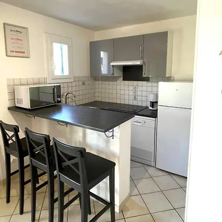 T3 Climatisee Pour 6 Avec Piscine Et Parking Au Cap D'agde - Fr-1-607-239 * آجد