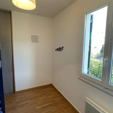 Casa de Férias T3 Climatisee Pour 6 Avec Piscine Et Parking Au Cap D'agde - Fr-1-607-239 *