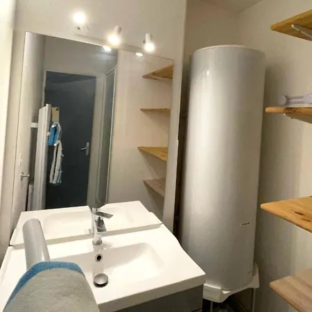 T3 Climatisee Pour 6 Avec Piscine Et Parking Au Cap D'agde - Fr-1-607-239 *