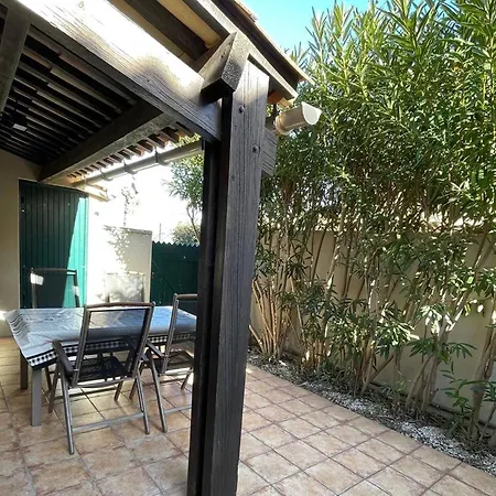 T3 Climatisee Pour 6 Avec Piscine Et Parking Au Cap D'agde - Fr-1-607-239 Casa de Férias *
