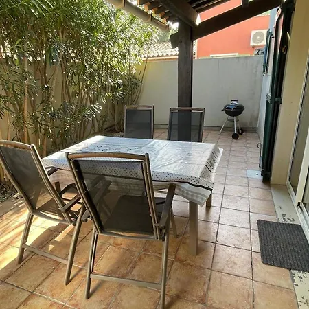 T3 Climatisee Pour 6 Avec Piscine Et Parking Au Cap D'agde - Fr-1-607-239 آجد