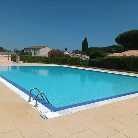 Casa de Férias T3 Climatisee Pour 6 Avec Piscine Et Parking Au Cap D'agde - Fr-1-607-239 Agde