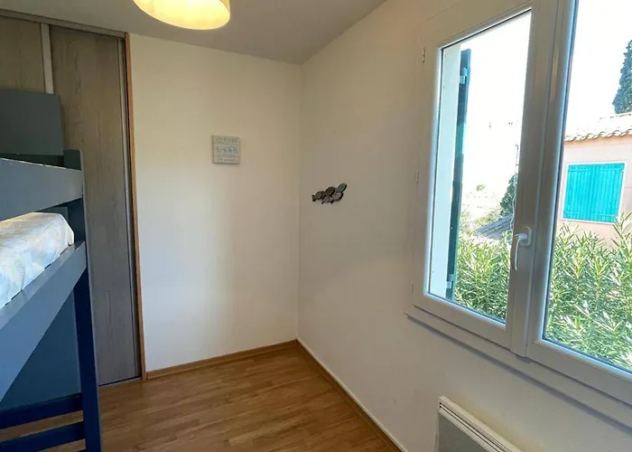 Holiday home T3 Climatisee Pour 6 Avec Piscine Et Parking Au Cap D'agde - Fr-1-607-239 *