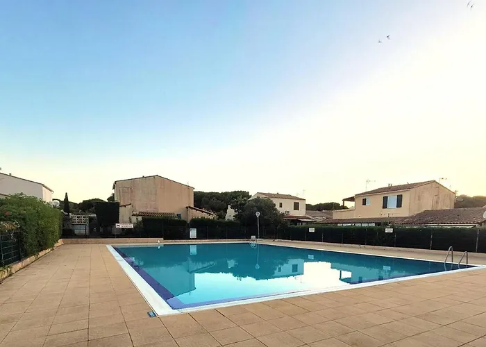 Holiday home T3 Climatisee Pour 6 Avec Piscine Et Parking Au Cap D'agde - Fr-1-607-239 Agde